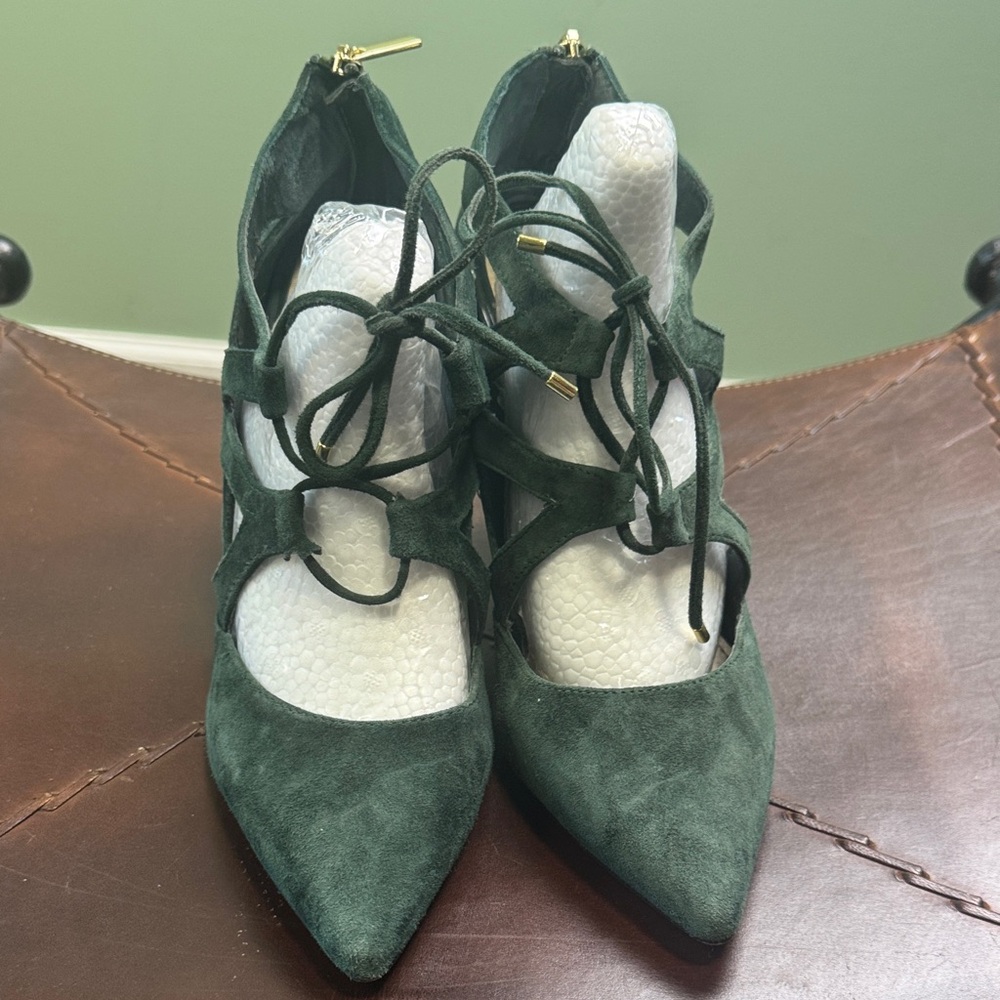White House Black Market Dark Green Suede Heels 9.5